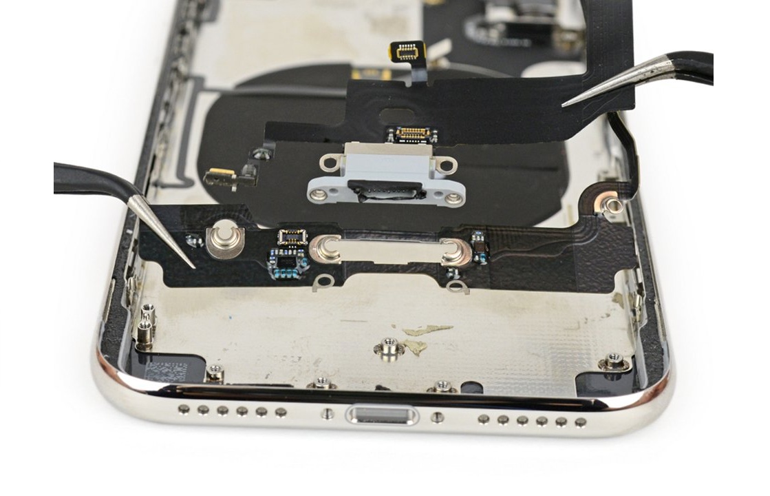 Замена разъема зарядки iPhone X 